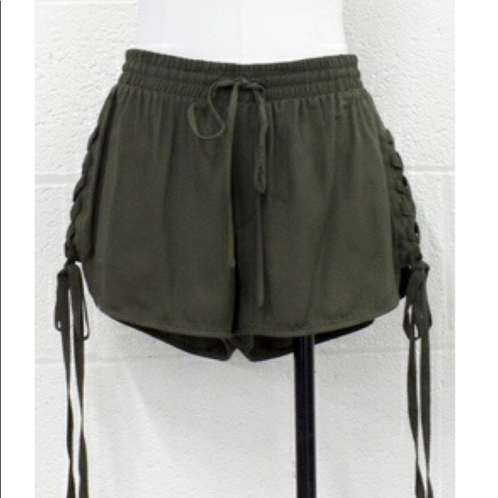 Tie detail shorts